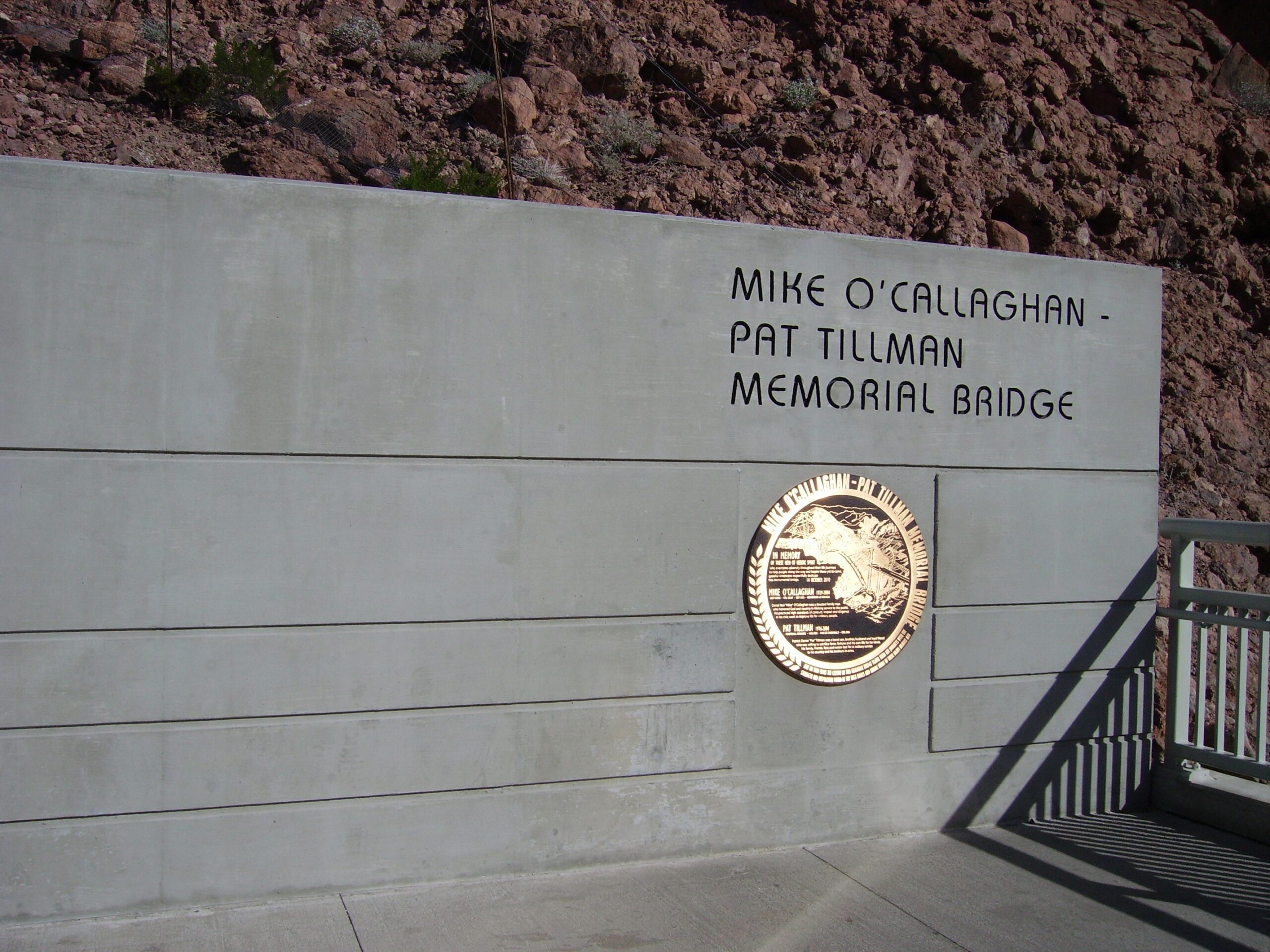 Hoover Dam Savvy Entertaining